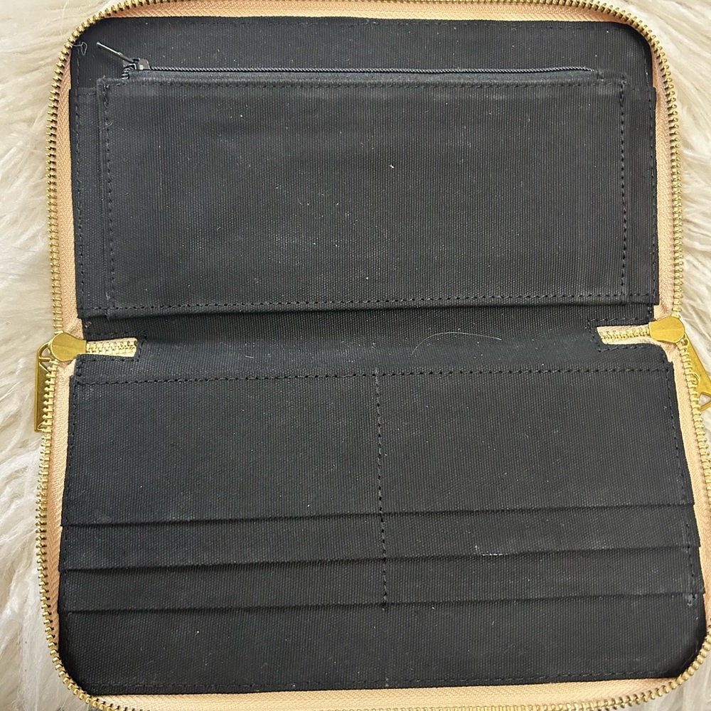 Sseko Kawa Black and Cream Pattern Clutch and Coinpurse - Picture 5 of 9